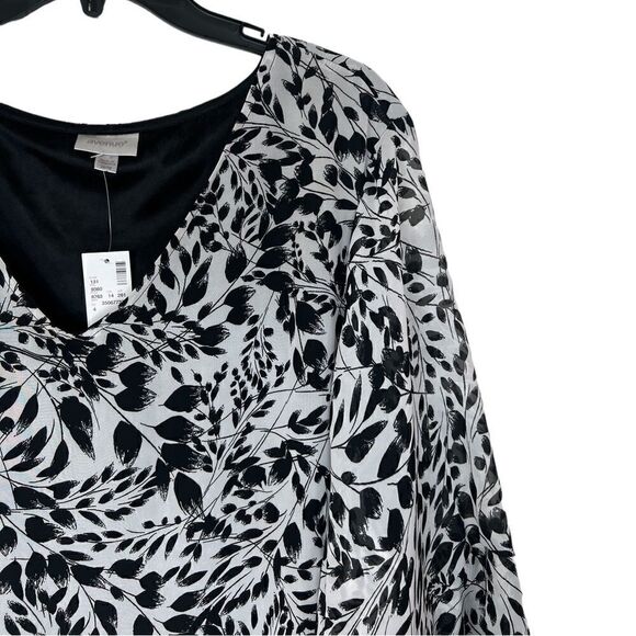 Avenue Black/White 3/4 Flutter Sleeve Floral V-Neck Blouse Size 26/28 - Picture 5 of 9